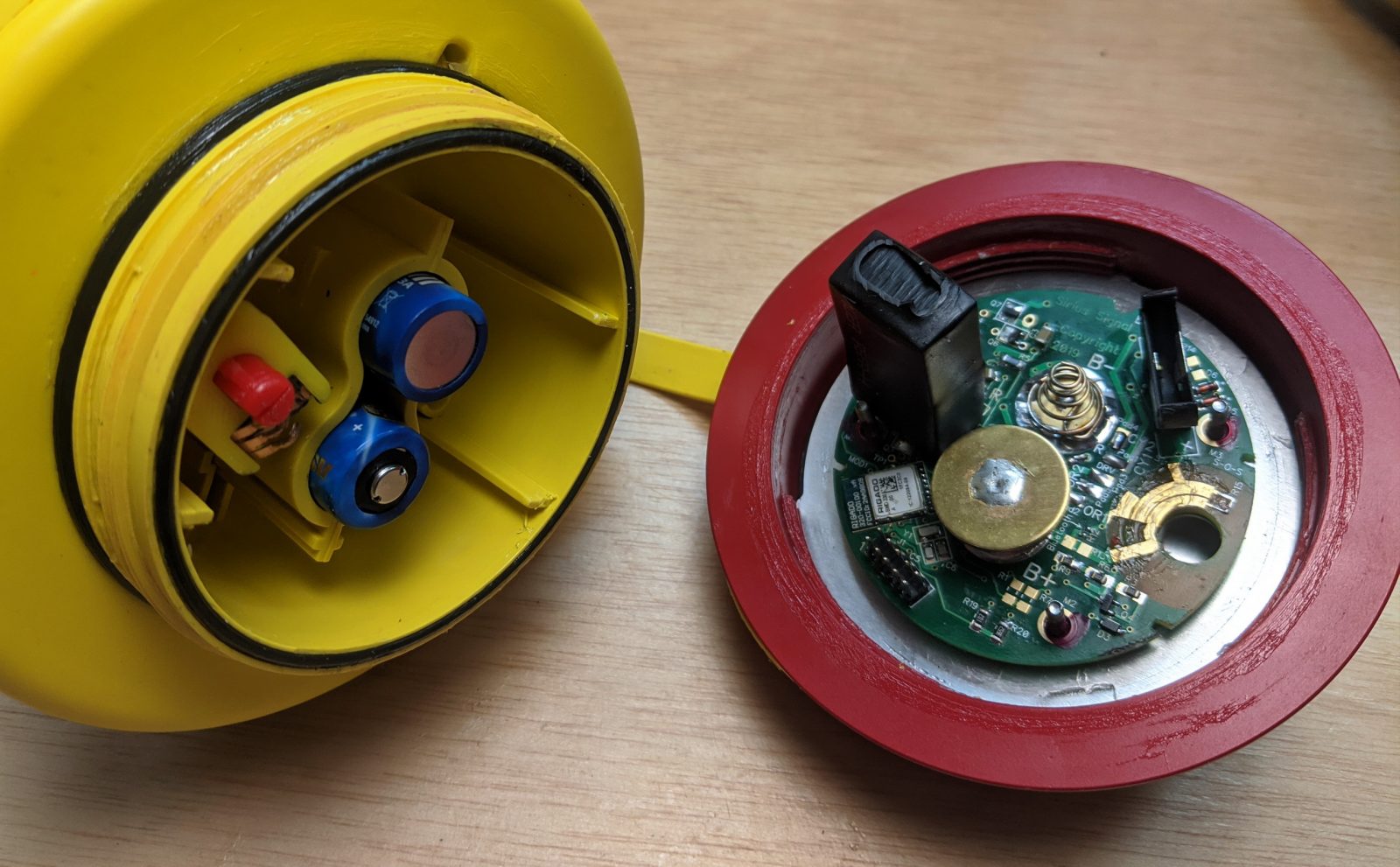 C-1002 battery and internal switch details