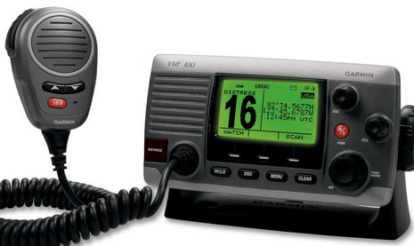 Garmin_VHF100_crop