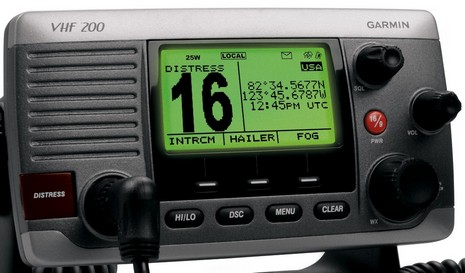 Garmin_VHF200_crop