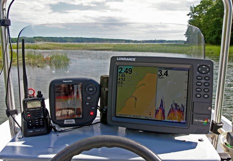 Gizmo_in_Maquoit_Bay_Lowrance_LCX_lr_cPanbo