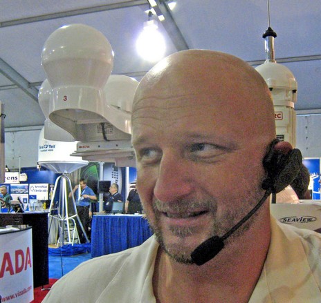 Standard_Horizon_Bluetooth_headset_Scott_Iverson_model_cPanbo