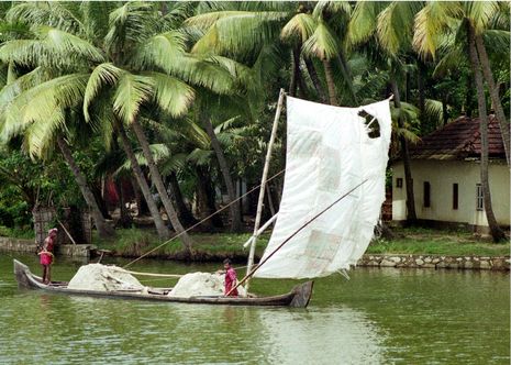 Kerala_sand_boat_no_wake_please_cPanbo.JPG