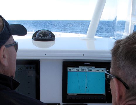 Simrad_BSM2_holding_bottom_demo_MIBS2011.jpg