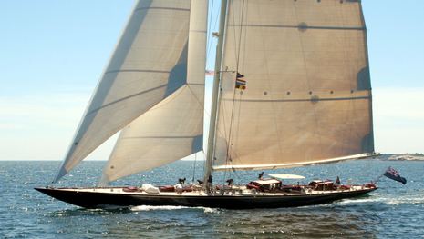 Velsheda_off_Boothbay_2011_cPanbo.jpg