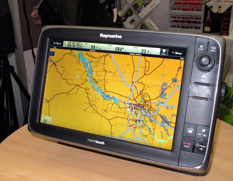 Raymarine c127 Fishfinder/Chartplotter  All New c-Series Network  Multifunction Displays