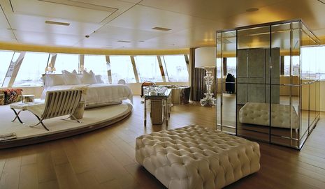 superyacht_A_master_stateroom_by_Anja_Wippich.jpg