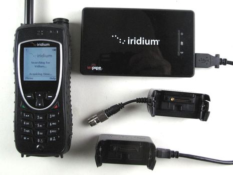 Iridium_Extreme_n_AxcessPoint_hardware_cPanbo.jpg