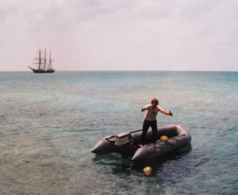 Regina_mate_SteveN_catching_coconuts_in_Bahamas_cPanbo.jpg