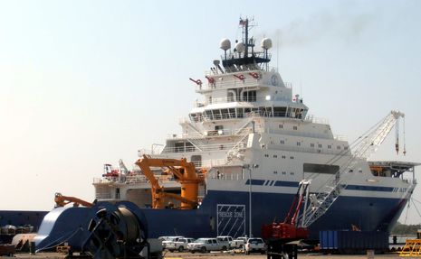 Aiviq_in_Louisiana2_courtesy_Glen_Daigrepont_7seasvessels.jpg