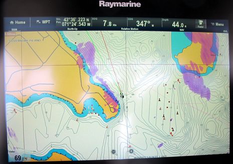 Raymarine_gS125_on_Winnipesaukee_cPanbo.jpg