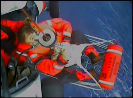 Charlie_Doane_being_rescued_by_USCG.jpg