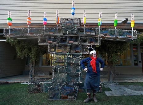 Gloucester_lobster_trap_menorah_courtesy_Davis_Boston_Globe.jpg