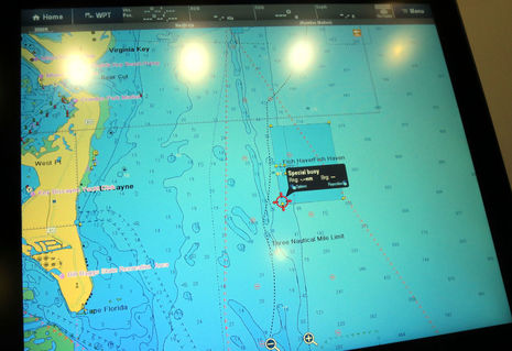 MIBS2015_Raymarine_C-Map_4D_vector_and chart_query_cPanbo.jpg