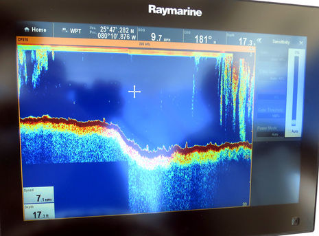 MIBS2015_Raymarine_CP370_screen_cPanbo.jpg