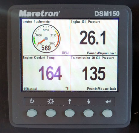 Maretron_DSM150_engine_screen_cPanbo.jpg