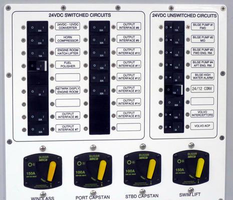 Sabre_66_hull_1_engine_room_24v_panel_cPanbo.JPG