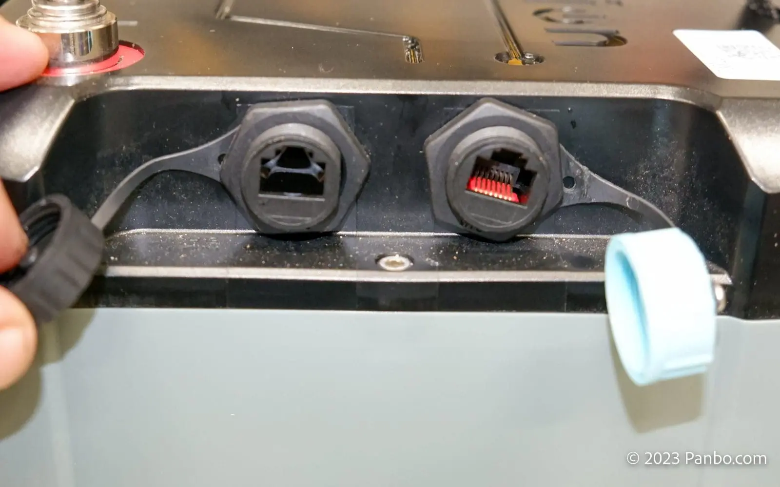 Although there are two RJ45 shaped connectors, only the right, CANBus, connector appears to have contacts