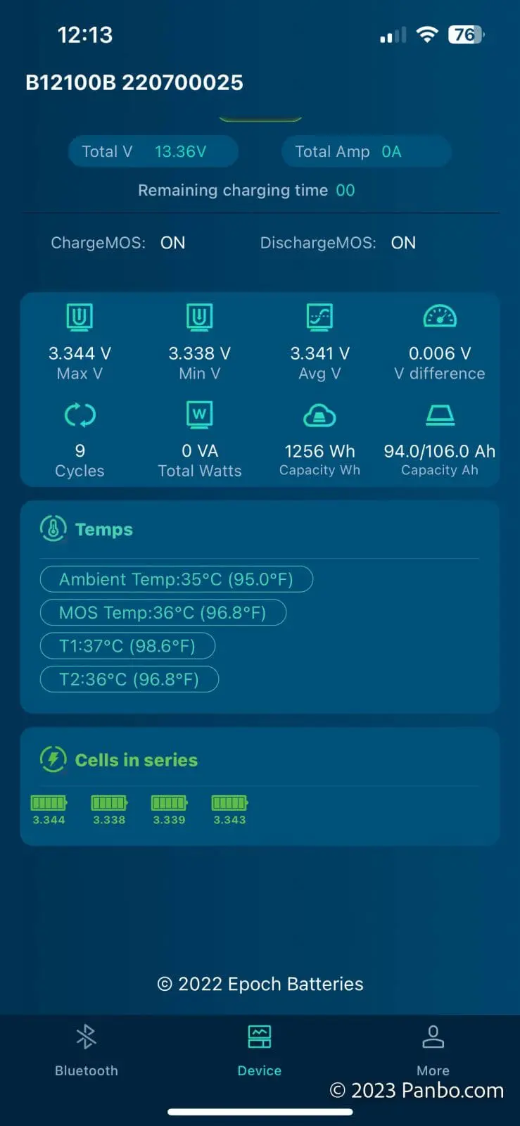 Individual cell voltages are displayed at the bottom of the app