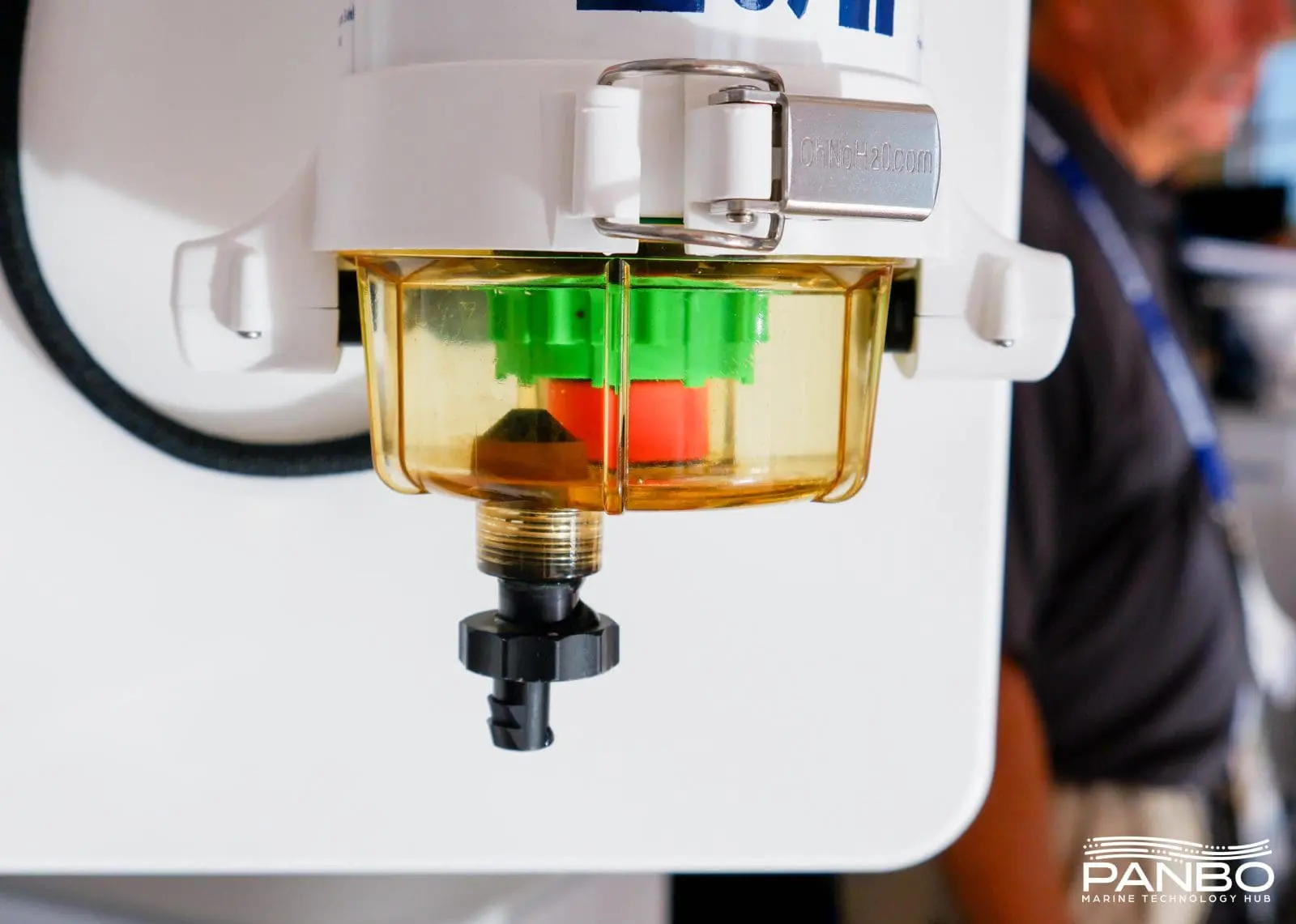 This filter bowl is full of water so the indicator has floated up. It blocks the IR beam of the WIF-Pro sensor and shows the orange indicator