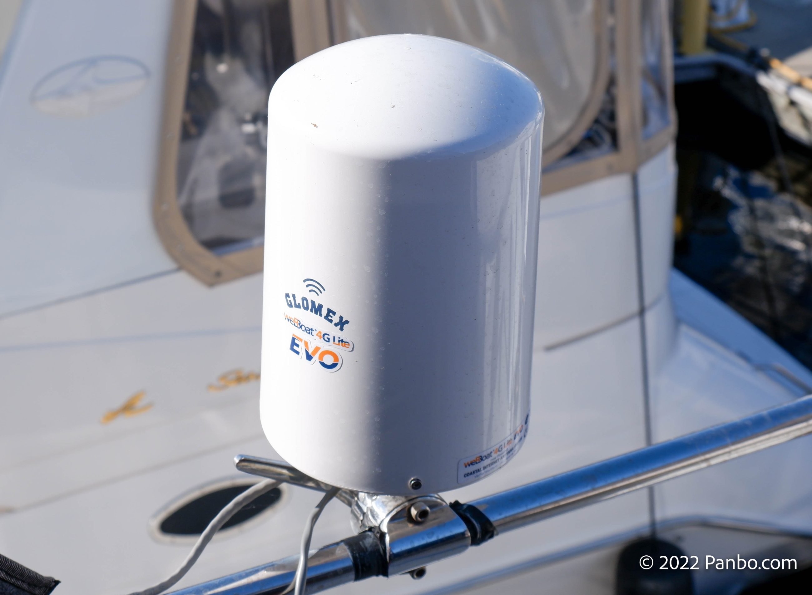 Glomex WebBoat 4G Lite EVO, compact internet access with a hitch